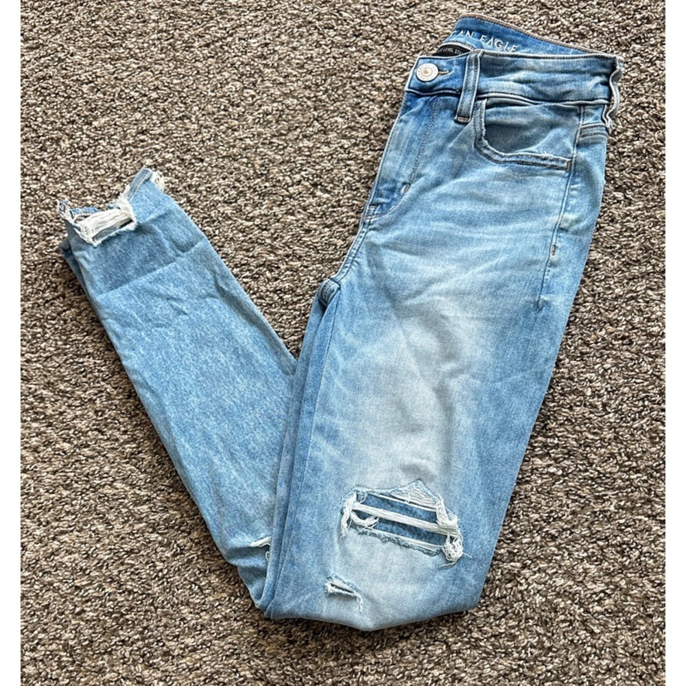 Hi Rise Distressed Jegging
